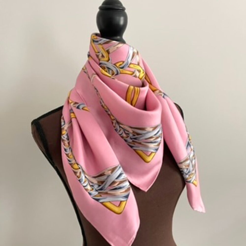 New Gucci Scarf Iconic Logo Gold Chain Barbie Pink Silk Wrap - Picture 10 of 15